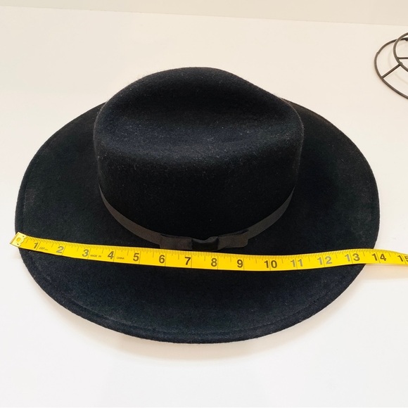 Club Monaco 100% wool hat - Picture 7 of 9